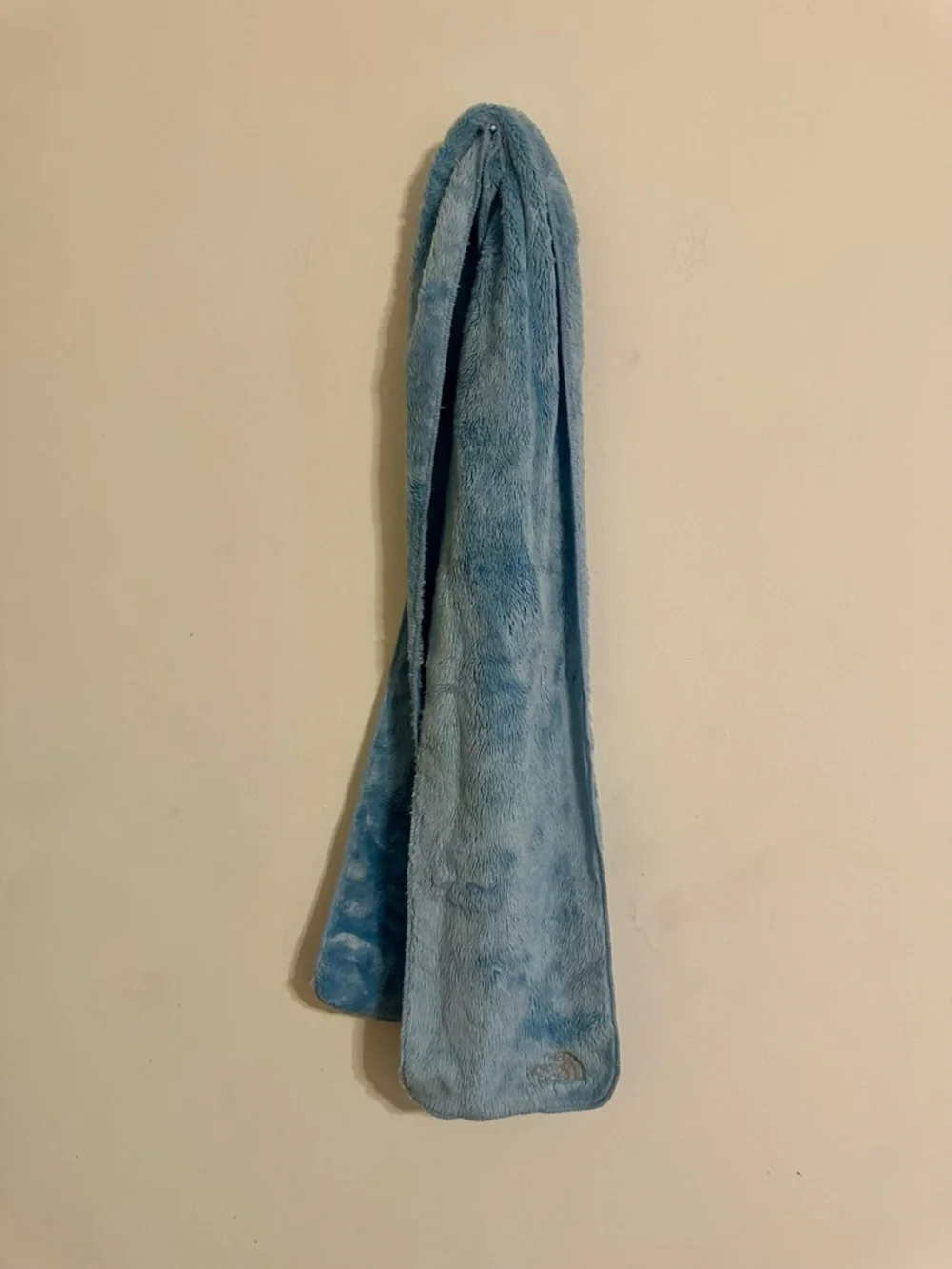 The North Face Plush Scarf in Light Blue